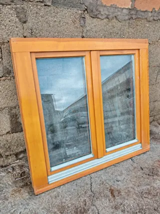 Ventana madera 111x101