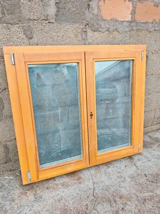 Ventana madera 111x101