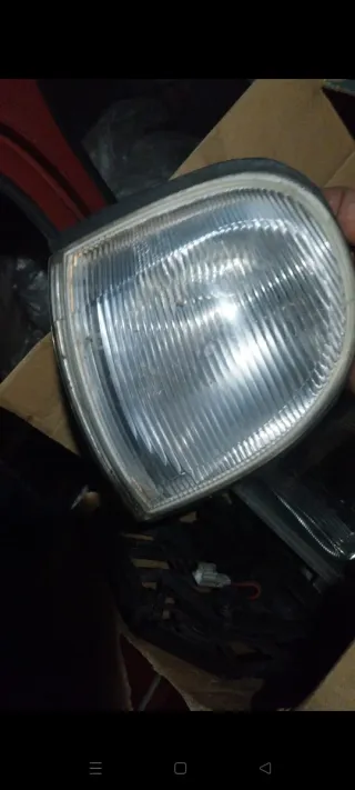 Faros Nissan Serena