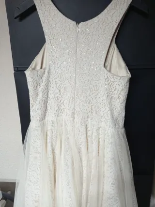 Vestido encaje beige lazo rojo talla 36