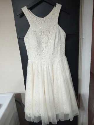 Vestido encaje beige lazo rojo talla 36