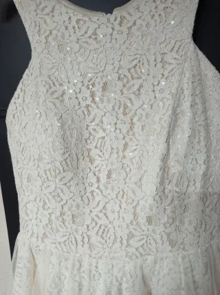 Vestido encaje beige lazo rojo talla 36