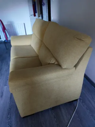 Sofá 2 plazas amarillo mostaza