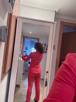 Traje chaqueta y pantalón fucsia Zara