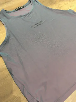 Camiseta Oysho iridiscente gris/morada