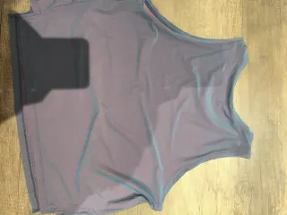 Camiseta Oysho iridiscente gris/morada