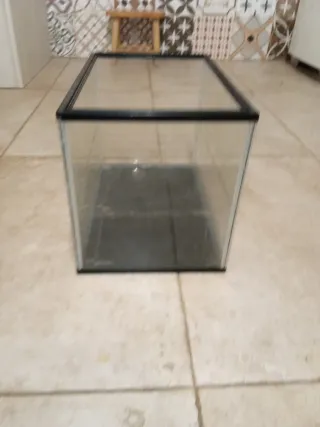 Acuario de cristal 40 de largo y 30cm de ancho