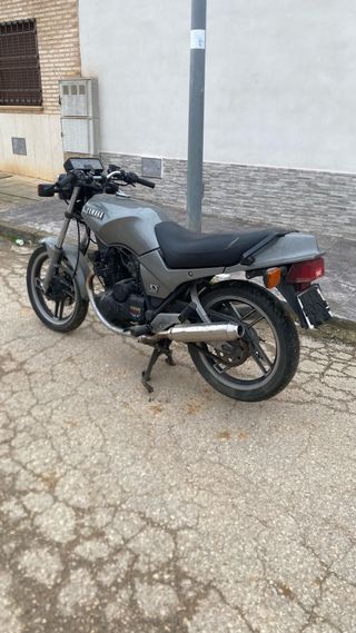 Yamaha XS 400