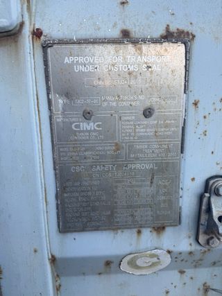 Contenedor marítimo vacío