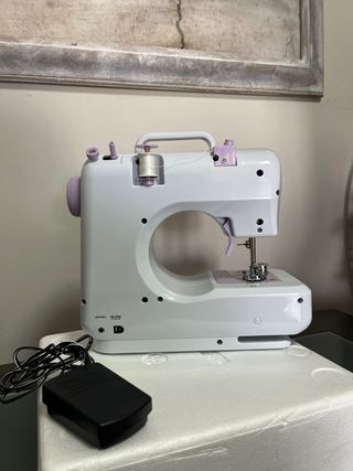 Máquina de coser portátil PRIXTON