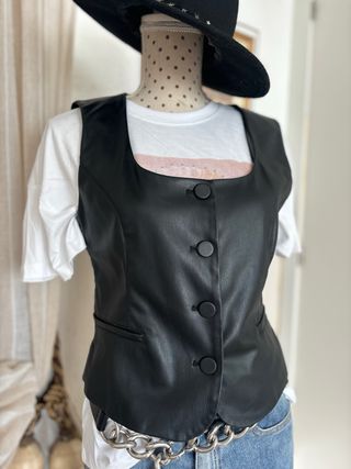 Chaleco polipiel negro