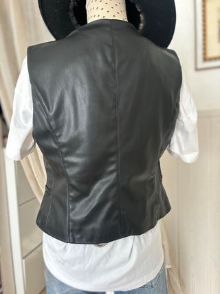 Chaleco polipiel negro