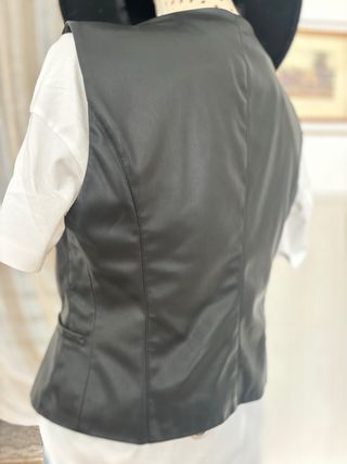 Chaleco polipiel negro