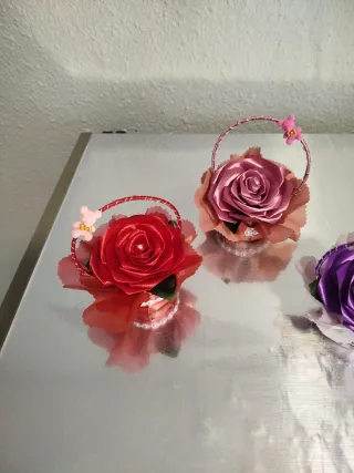 Cestas de rosas decorativas