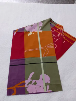 Funda nórdica a cuadros con flores