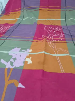 Funda nórdica a cuadros con flores