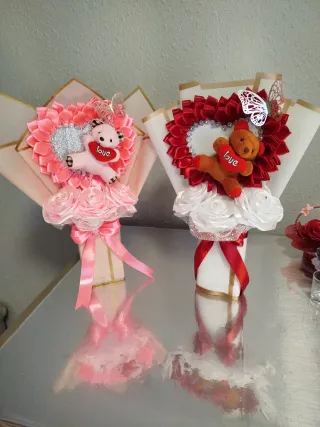 Ramo de rosas con osito y mariposa