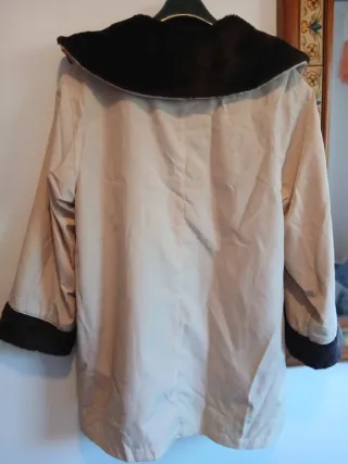 Abrigo beige forro pelo Talla XL