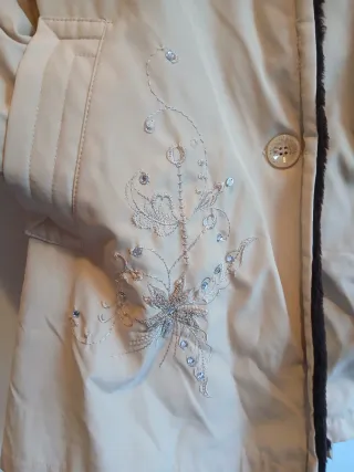 Abrigo beige forro pelo Talla XL