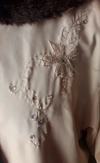 Abrigo beige forro pelo Talla XL