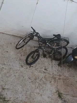 Bicicletas BMX y otra