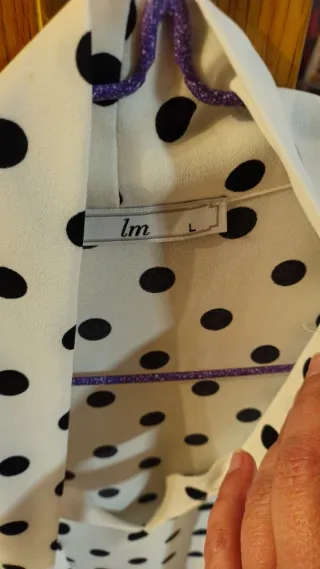 Camisa lunares blanca y negra nueva