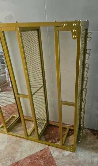 Estantería dorada de 3 baldas