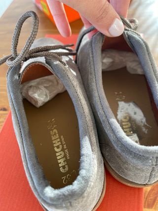 Zapatos Chuchés talla 32 grises
