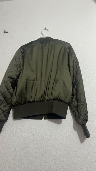 Chaqueta bomber verde acolchada- Talla L - H&M