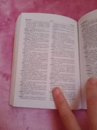 Diccionari escolar senzill valencià-castellà