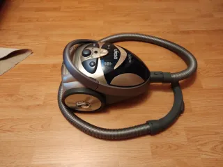 Aspirador Ufesa Selecta AS3016E