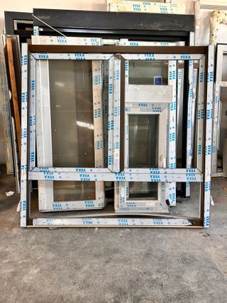 Ventana Nogal 2 Hojas Fijos Nueva