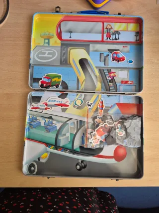 Maletín metálico infantil aviones imanes