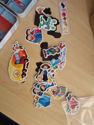 Maletín metálico infantil aviones imanes