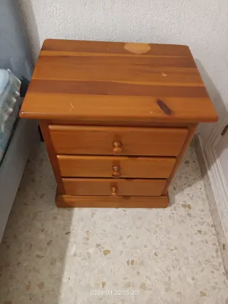 Mesilla de noche de madera