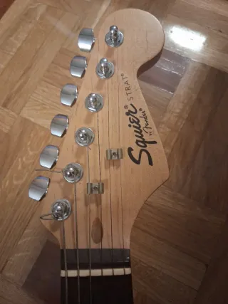 Guitarra Squier Stratocaster by Fender