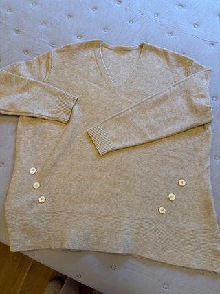 Jersey beige con botones