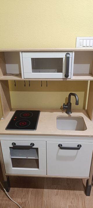 Cocinita de madera infantil