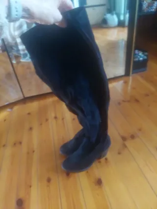 Botas altas de ante negras