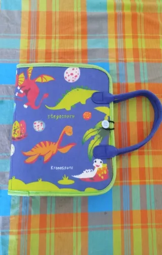 Maleta Montessori y puzzle cordones