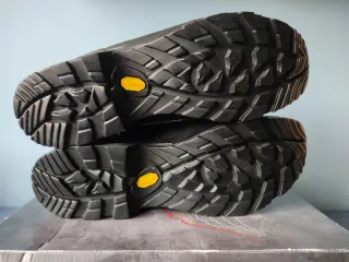 Botas de montaña Lowa Camino