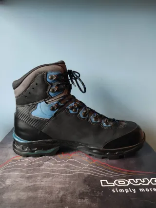 Botas de montaña Lowa Camino