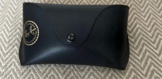 Gafas de sol aviador doradas y fundas