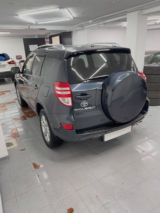 Toyota RAV4 2011