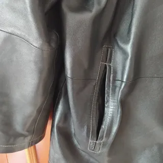 Abrigo de piel negro para hombre