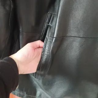 Abrigo de piel negro para hombre