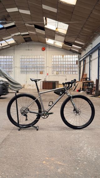 Bicicleta Gravel Titanio Velouria Far Away M