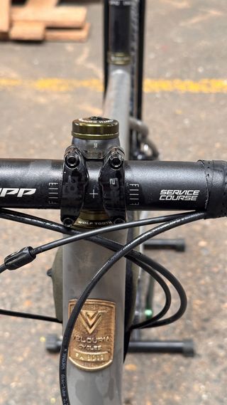 Bicicleta Gravel Titanio Velouria Far Away M