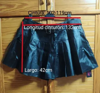 Falda corta gótica negra de tablas PU Faux leather