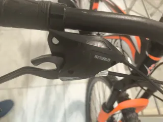 Bicicleta MTB 29” frenos de disco + 2 cascos